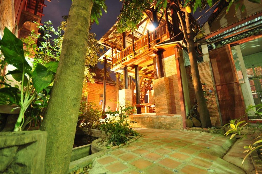 Ayutthaya Bouchic Hostel Exterior photo